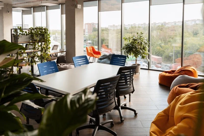 Почему получать пассивный доход от офисов проще, чем от жилья